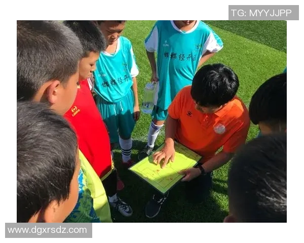 广州足球明星球童的成长故事与梦想追逐之旅