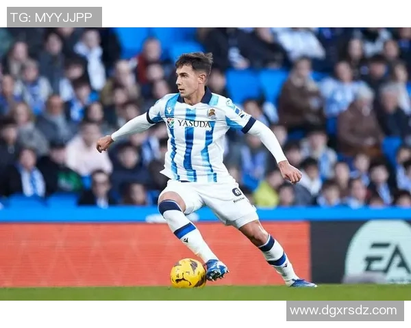 阿根廷足球明星索拉里：从球场传奇到教练生涯的华丽转身